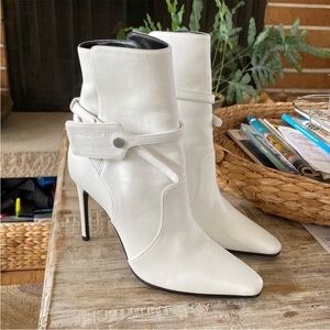 NWOT Off-White Zip Tie booties
